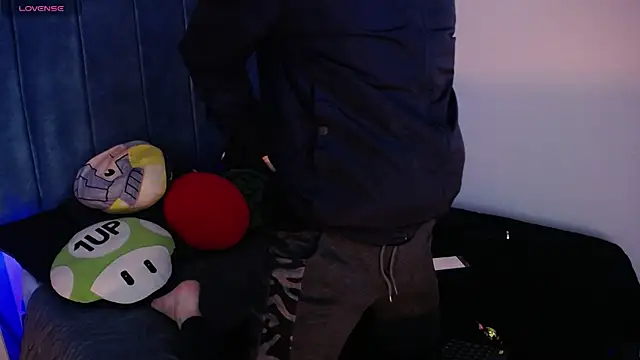 Snapshot of AlecLightwood_ chatting on 01.07.25 AlecLightwood online show from 01.07.25