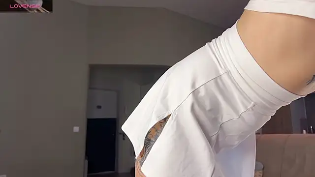 Snapshot of Shyrubate chatting on 03.03.25 Shyrubate online show from 03.03.25