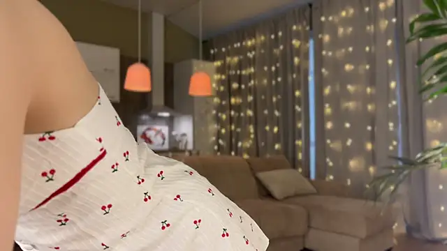 Snapshot of Shyrubate chatting on 03.17.25 Shyrubate online show from 03.17.25