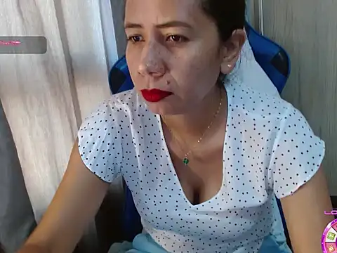 Danielagomez33 online show from 05.22.26