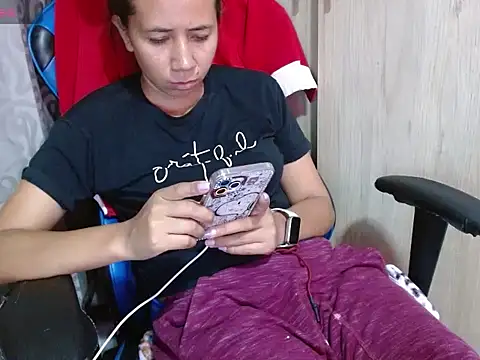 Danielagomez33 online show from 05.28.26