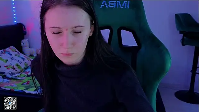 Snapshot of mon_lola chatting on 03.12.25 mon lola online show from 03.12.25