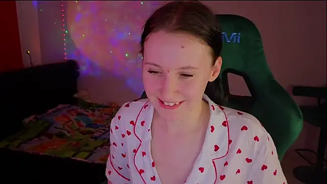 Snapshot of mon_lola chatting on 03.16.25 mon lola online show from 03.16.25