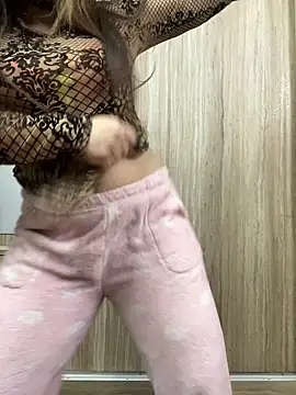 Snapshot of Red-Magic-25 chatting on 01.06.26 Red-Magic-25 online show from 01.06.26