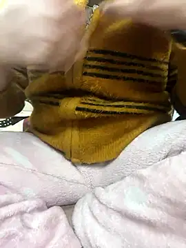 Snapshot of Red-Magic-25 chatting on 01.11.26 Red-Magic-25 online show from 01.11.26