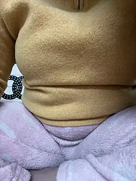 Snapshot of Red-Magic-25 chatting on 01.12.26 Red-Magic-25 online show from 01.12.26