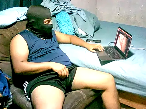 Snapshot of SergCarMX1 chatting on 06.18.26 SergCarMX1 online show from 06.18.26