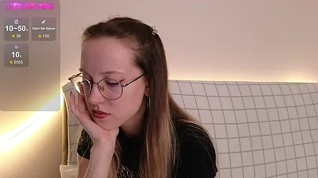 Snapshot of MaryBliss chatting on 10.23.25 MaryBliss online show from 10.23.25