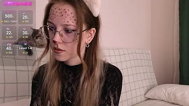 Snapshot of MaryBliss chatting on 11.13.25 MaryBliss online show from 11.13.25