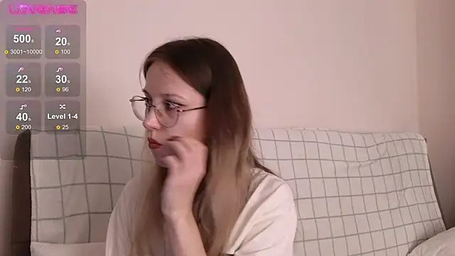 Snapshot of MaryBliss chatting on 11.21.25 MaryBliss online show from 11.21.25