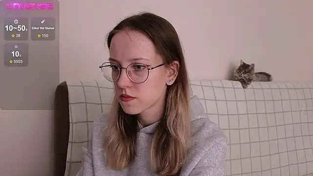 Snapshot of MaryBliss chatting on 11.28.25 MaryBliss online show from 11.28.25