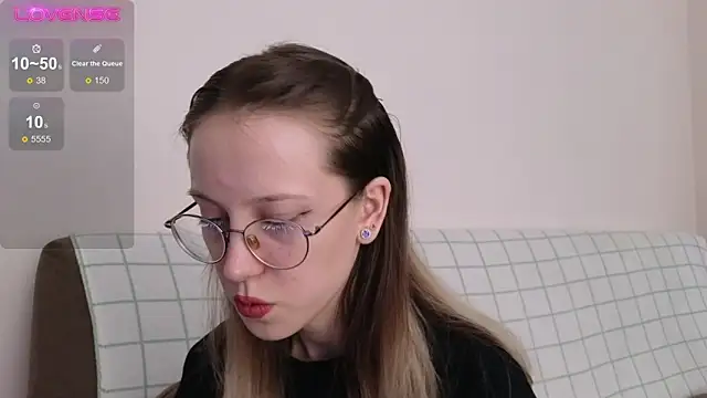 Snapshot of MaryBliss chatting on 12.15.25 MaryBliss online show from 12.15.25