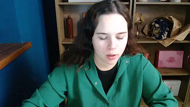 Snapshot of mini_girly chatting on 10.15.25 mini girly online show from 10.15.25