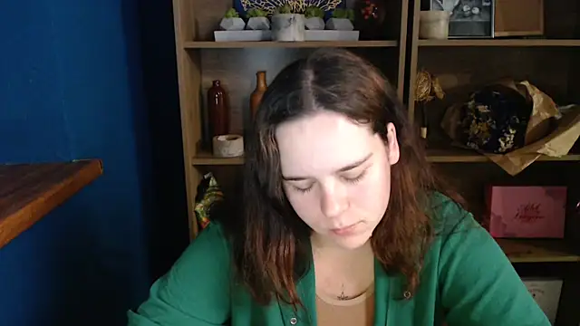 Snapshot of mini_girly chatting on 10.23.25 mini girly online show from 10.23.25