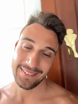 Snapshot of carvalhofelipe chatting on 01.08.25 carvalhofelipe online show from 01.08.25