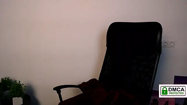 Snapshot of Lexi_Jous chatting on 10.08.25 Lexi Jous online show from 10.08.25