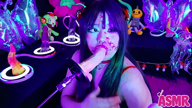 LaytonBox online show from 11.18.25