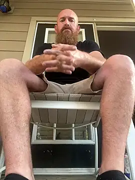 Snapshot of 32XRedBeard chatting on 04.18.26 32XRedBeard online show from 04.18.26
