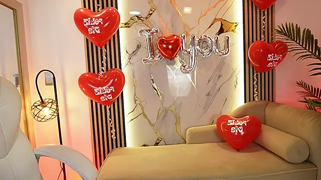 Snapshot of Emma_Walkerr_ chatting on 02.14.26 Emma Walkerr online show from 02.14.26