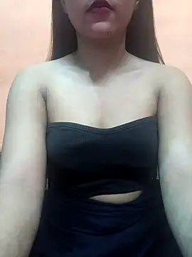 Snapshot of Eisha_20s chatting on 01.21.25 Eisha 20s online show from 01.21.25
