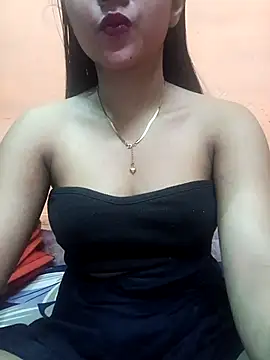 Snapshot of Eisha_20s chatting on 02.14.25 Eisha 20s online show from 02.14.25