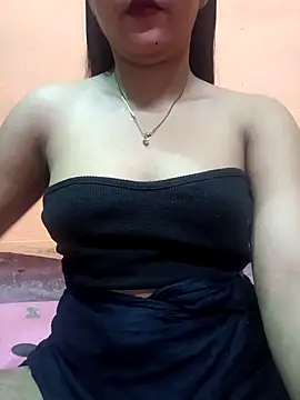 Snapshot of Eisha_20s chatting on 03.18.25 Eisha 20s online show from 03.18.25
