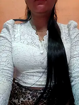 Snapshot of Eisha_20s chatting on 10.14.25 Eisha 20s online show from 10.14.25