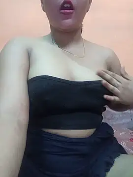 Snapshot of Eisha_20s chatting on 06.17.26 Eisha 20s online show from 06.17.26