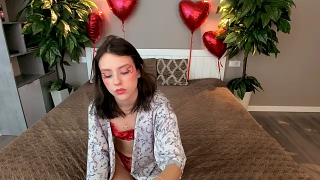 Snapshot of AnnaElys chatting on 02.14.25 AnnaElys online show from 02.14.25