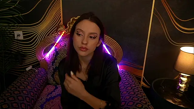 Snapshot of AnnaElys chatting on 03.08.25 AnnaElys online show from 03.08.25