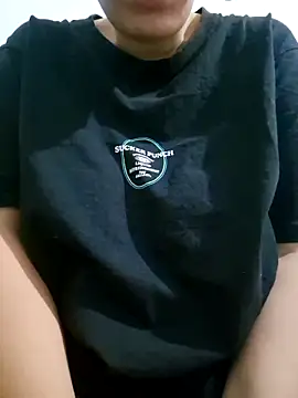 Snapshot of nonalona199999 chatting on 11.28.25 nonalona199999 online show from 11.28.25