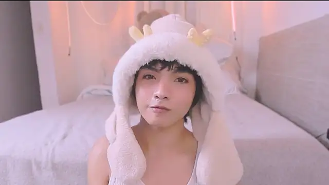 AllanYong18 online show from 09.15.25