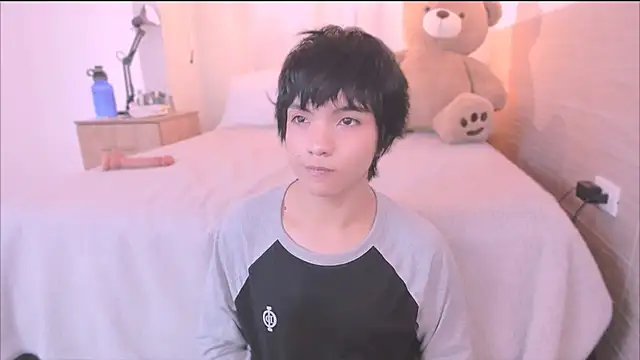 AllanYong18 online show from 09.16.25