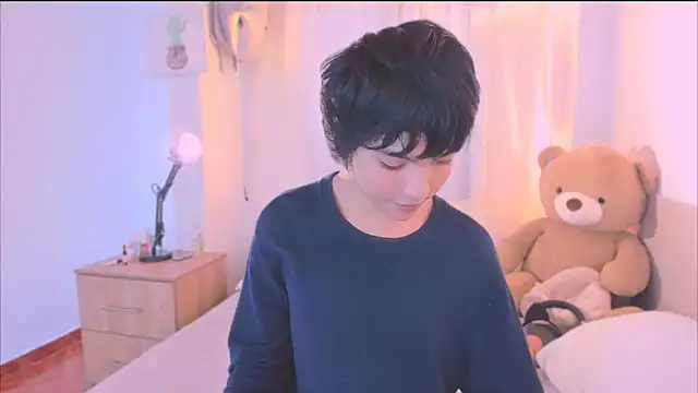 AllanYong18 online show from 10.04.25