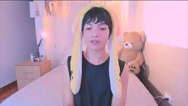 AllanYong18 online show from 10.15.25