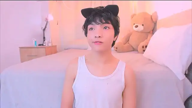 AllanYong18 online show from 10.27.25