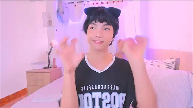 AllanYong18 online show from 11.02.25