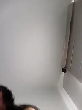 Snapshot of JaquiDi chatting on 11.12.25 JaquiDi online show from 11.12.25