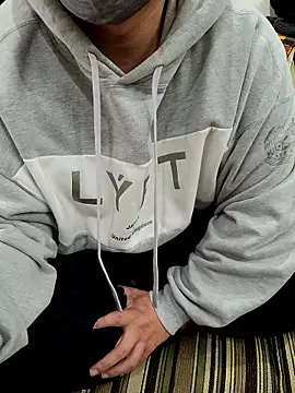 Snapshot of K0718 chatting on 02.20.26 K0718 online show from 02.20.26