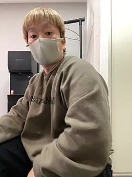 Snapshot of K0718 chatting on 02.23.26 K0718 online show from 02.23.26