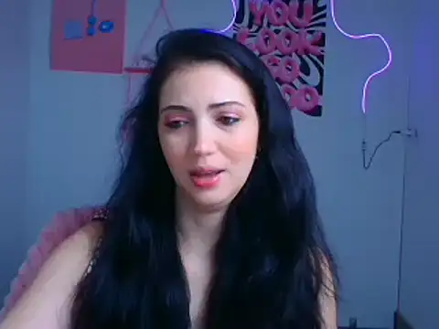 Snapshot of Amalia_amor chatting on 10.24.25 Amalia amor online show from 10.24.25