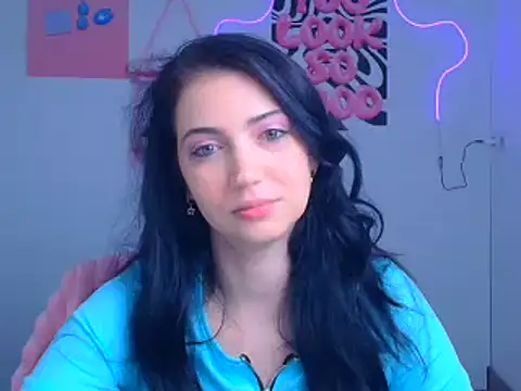 Snapshot of Amalia_amor chatting on 11.08.25 Amalia amor online show from 11.08.25