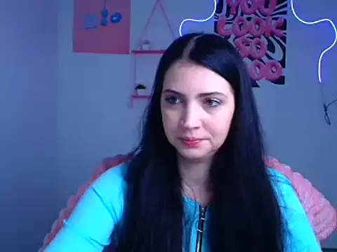 Snapshot of Amalia_amor chatting on 11.22.25 Amalia amor online show from 11.22.25