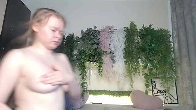 Snapshot of scyrim2 chatting on 03.04.25 scyrim2 online show from 03.04.25