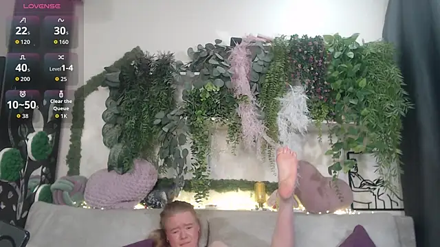 Snapshot of scyrim2 chatting on 12.04.25 scyrim2 online show from 12.04.25