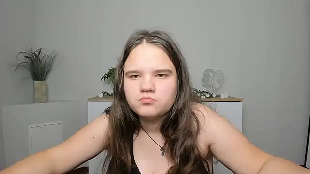 AdeleCruz online show from 01.20.25