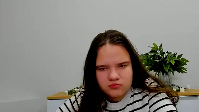 AdeleCruz online show from 02.04.25