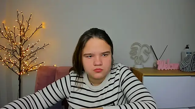 AdeleCruz online show from 02.12.25