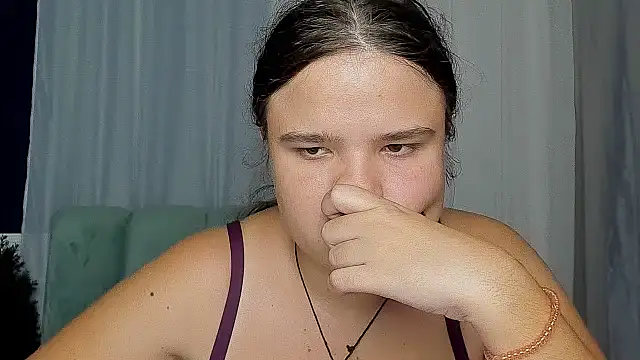 AdeleCruz online show from 09.22.25