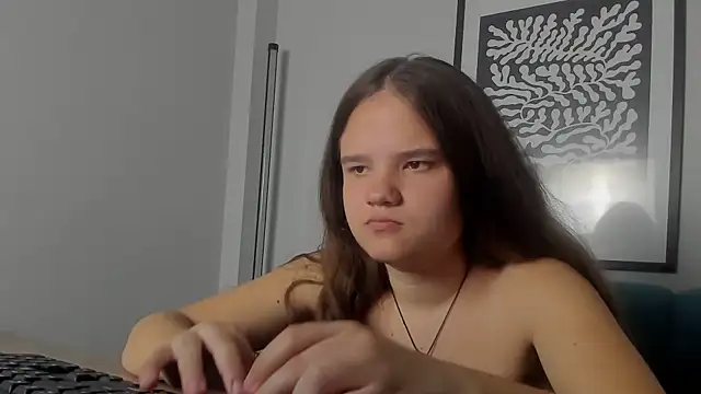 Snapshot of AdeleCruz chatting on 04.22.26 AdeleCruz online show from 04.22.26